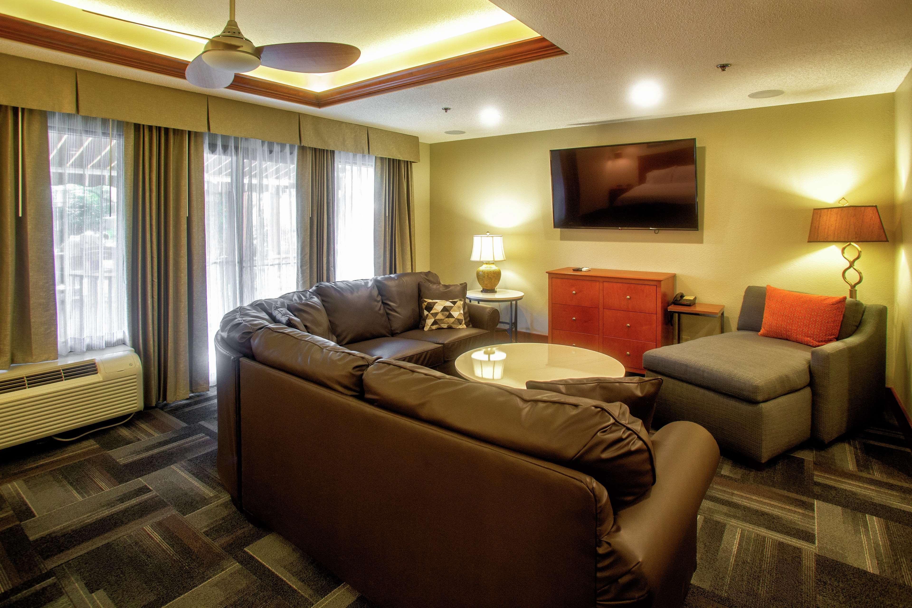 Hampton Inn Wheeling Buitenkant foto