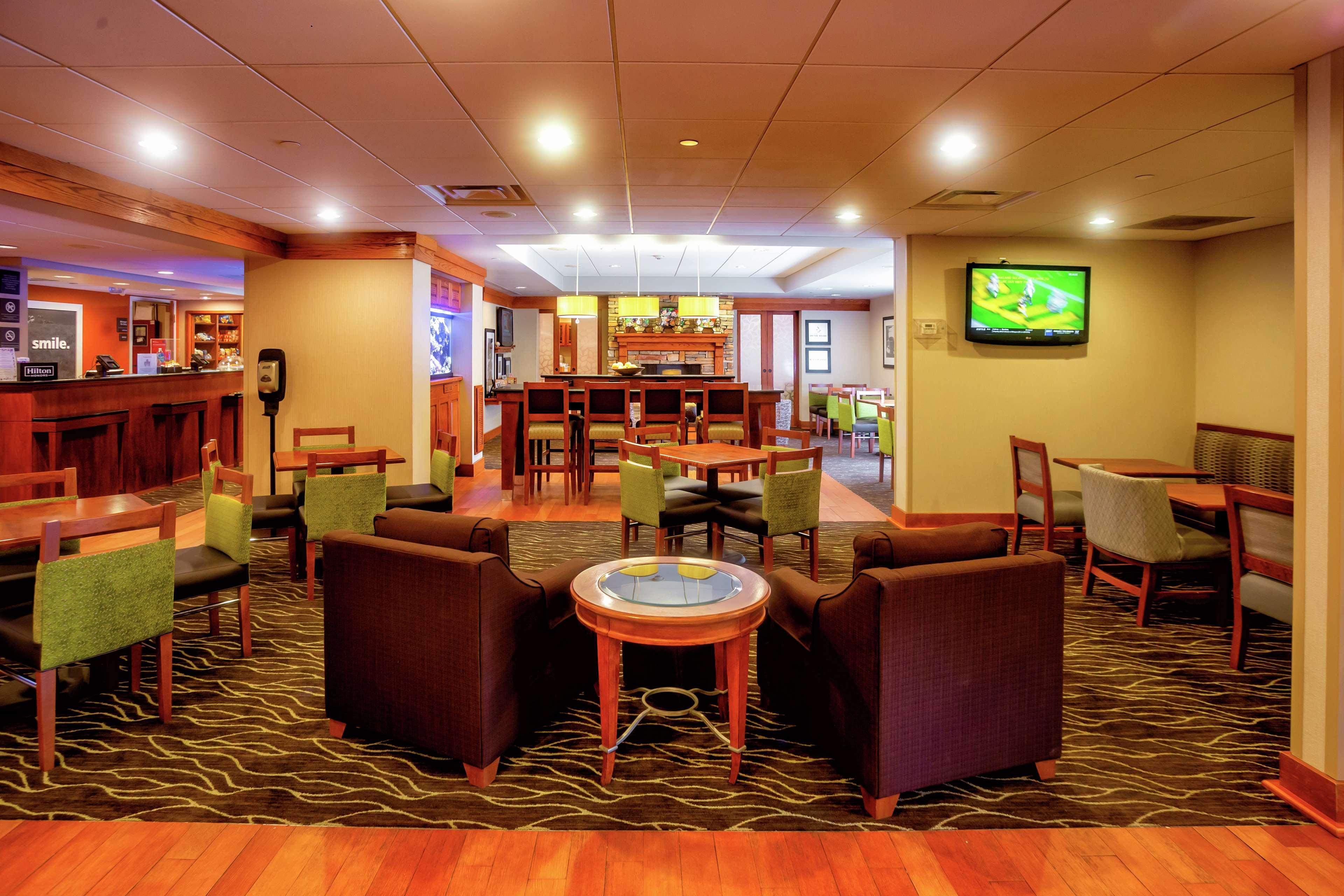 Hampton Inn Wheeling Buitenkant foto