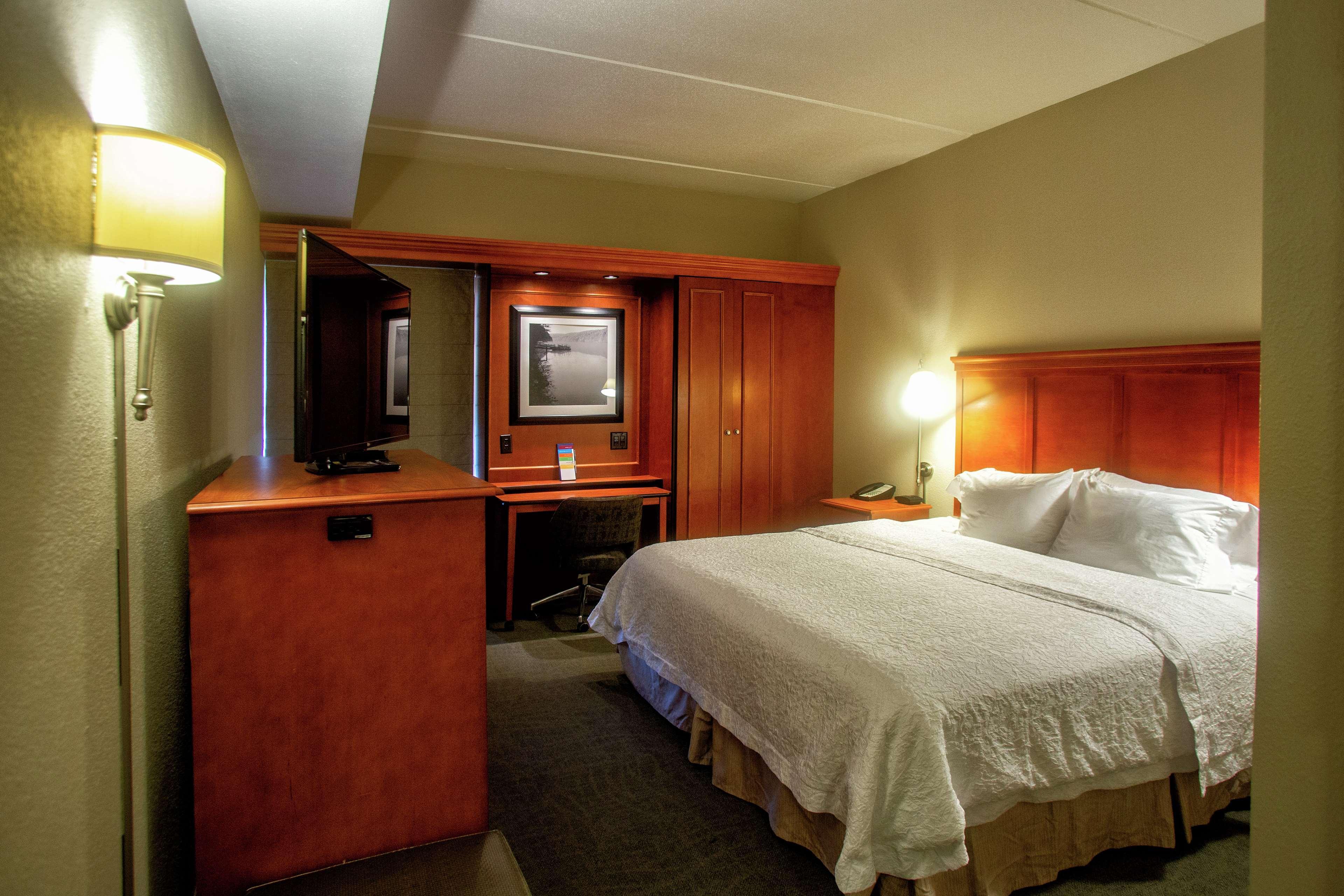 Hampton Inn Wheeling Buitenkant foto