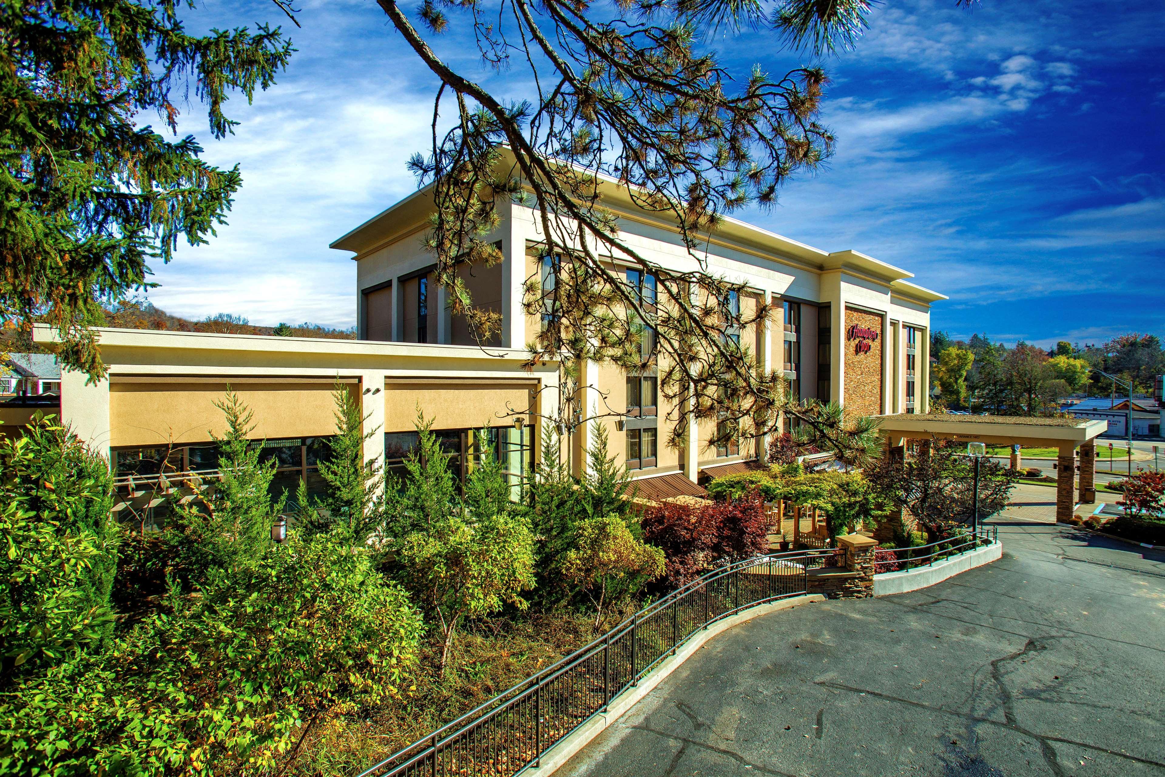 Hampton Inn Wheeling Buitenkant foto