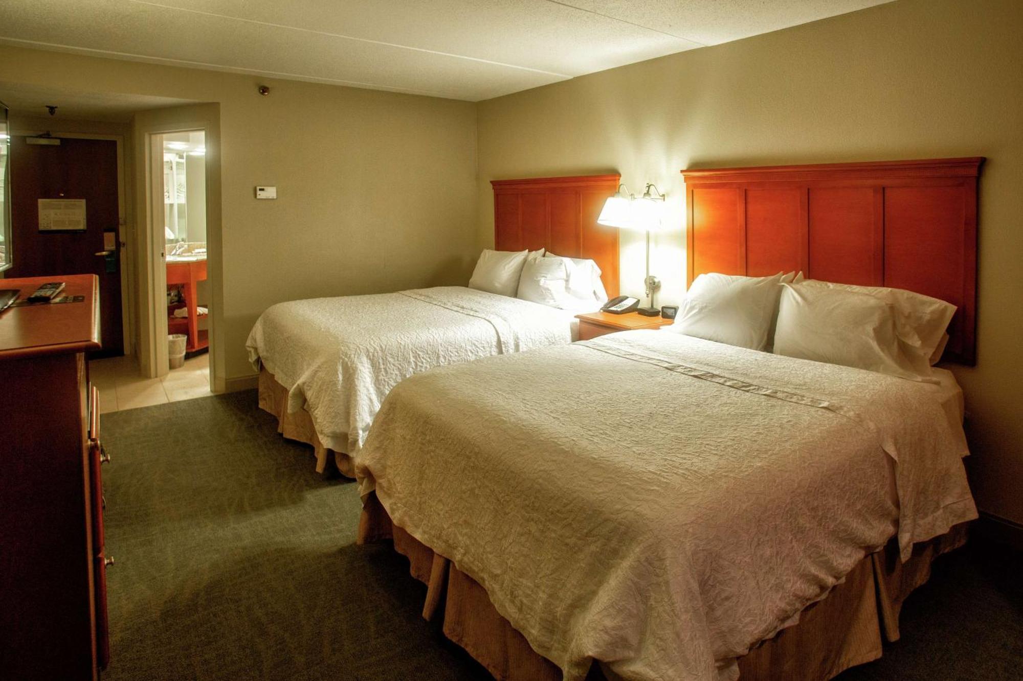 Hampton Inn Wheeling Buitenkant foto