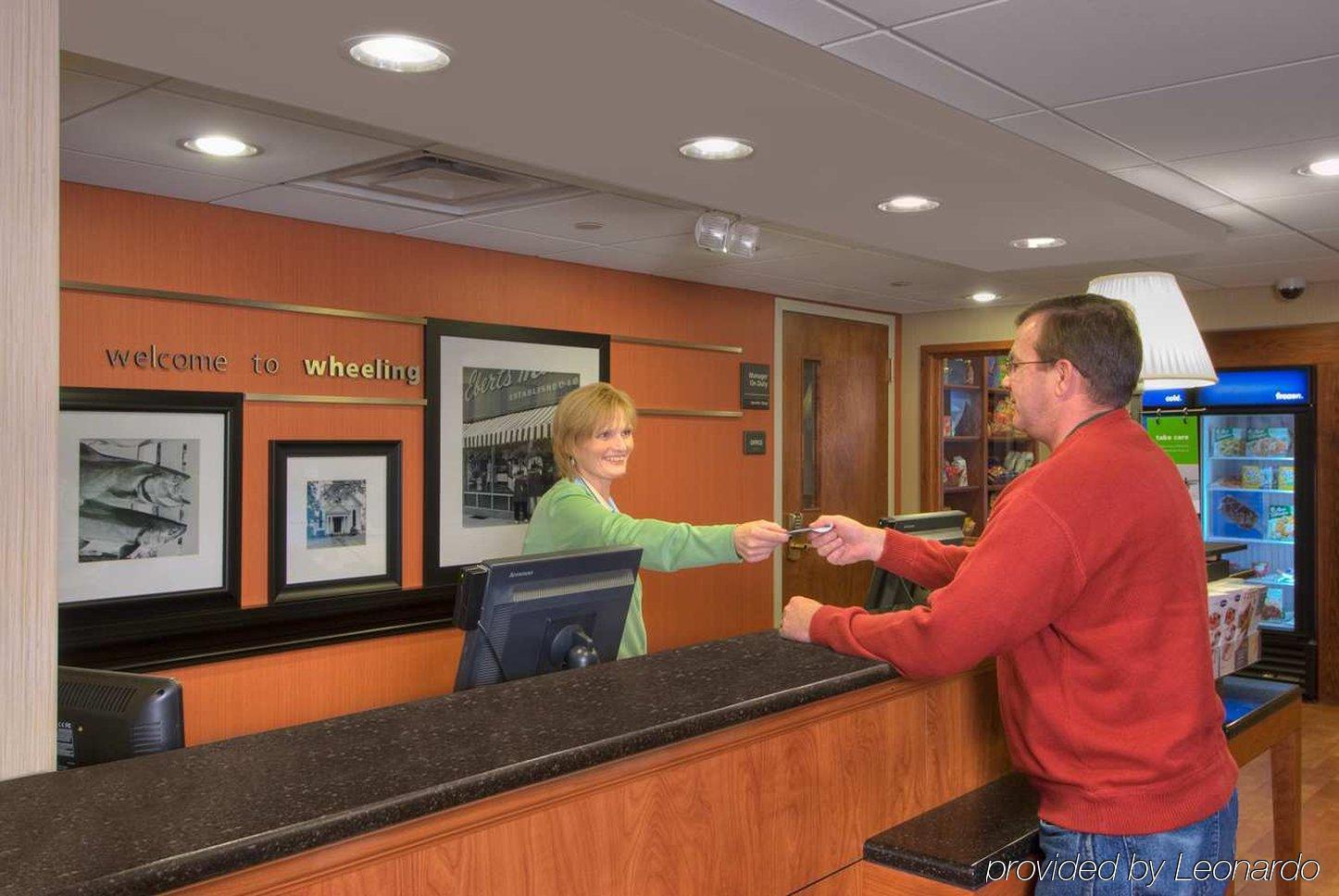 Hampton Inn Wheeling Buitenkant foto