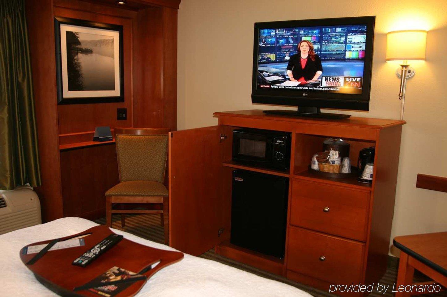 Hampton Inn Wheeling Buitenkant foto